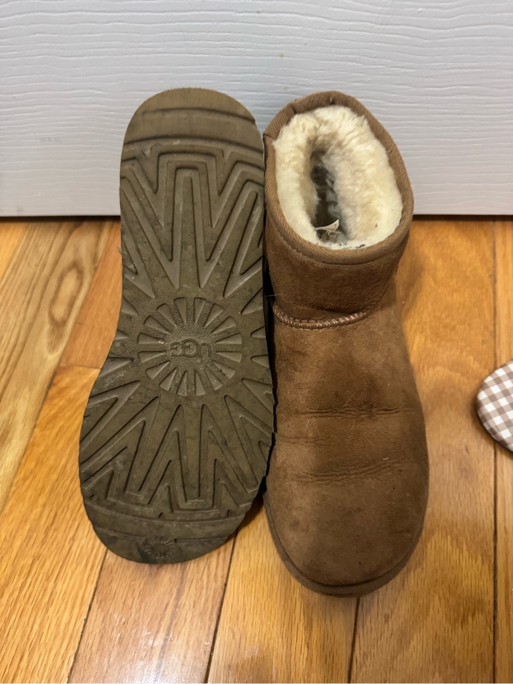 Ugh Classic Shearling Lined Chestnut Suede Boots - Picture 2 of 3